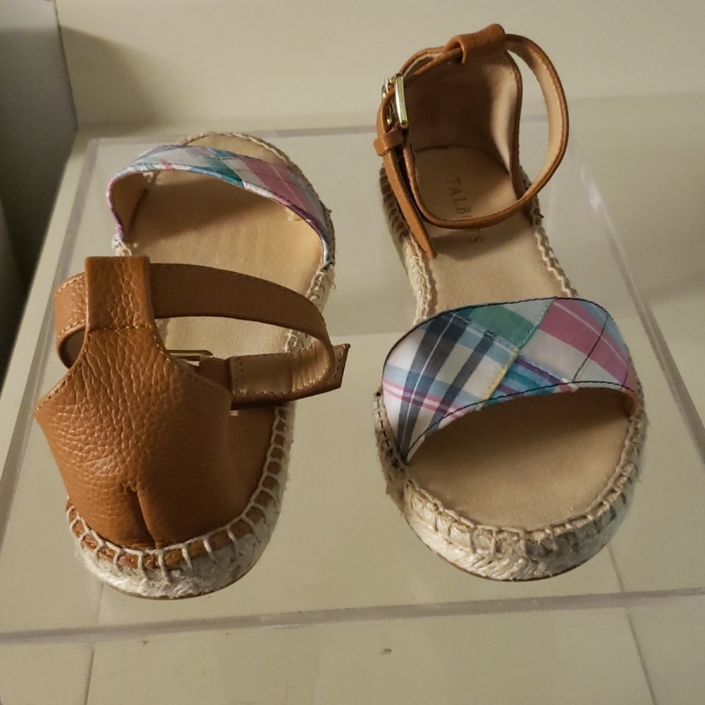 Shoes - Picture 2 of 3